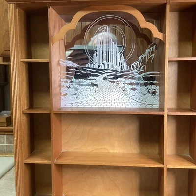 1988 Franklin Mint Wizard of Oz Portrait Sculpture Wooden Display Case w/ Mirror - Image 1 of 4