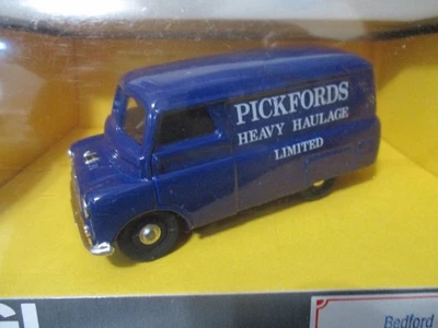 Corgi Classic Bedford CA Pickfords Heavy Haulage Van  1:35 scale Diecast in Box - Image 1 of 4