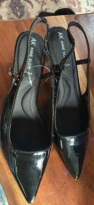 Zapatos Ann Klein charol gatito Heal talla 9 Foto 1 de 4
