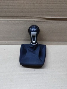 Pomo de cambio y polaina Seat Ibiza 6J 2010 5 velocidades usado 6J0863279 - Imagen 1 de 12