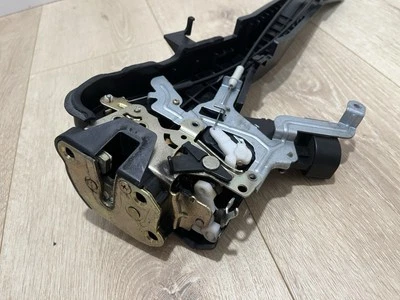 Atuador de trava de porta lateral esquerda traseira Toyota Sequoia SR5 2001-2007 fabricante de equipamento original - Imagem 1 de 4