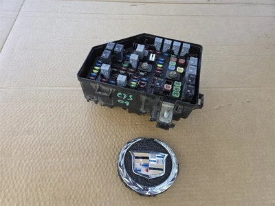 Cadillac CTS 2008-2014 relé caja de fusibles bahía motor 3,6 L compartimento 20765592 fabricante de equipos originales Foto 1 de 4