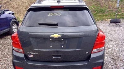 Used Deck Lid fits: 2018 Chevrolet Trax privacy tint opt AKO w/rear view camera Foto 1 de 4