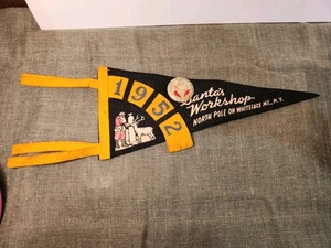 Alte Filz Weihnachtsfahne Werbung Weihnachtsmann Werkstatt mit Blechknopf  - Bild 1 von 5