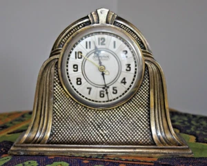 INGRAHAM synchronous Art Deco electric cast metal & piggy bank clock CIRCA 1940s - Picture 1 of 6