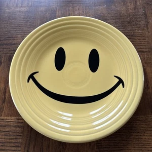 FIESTA Sunflower Yellow SMILEY FACE 9" LUNCHEON PLATE Fiestaware New, No Flaws - Picture 1 of 5