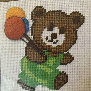 Kit de punta de aguja Sunset Designs Jiffy hilo de lana Barney Bear vintage #5406 - Imagen 1 de 4