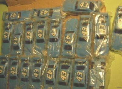 LOTE ATACADO 16 CARROS DIECAST NASCAR RICHARD PETTY #43 1979 Plymouth 1:64 1991 - Imagem 1 de 3