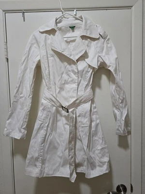 Gabardina vintage años 90 00 United Colors Of Benetton para mujer 40 blanca con cinturón Foto 1 de 4
