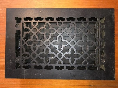 Ventilación de rejilla de registro de hierro fundido victoriano con persianas Tuttle & Bailey 1879 Foto 1 de 4