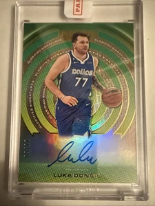 2022-23 Recon - GOLD glorified signatures AUTO - LUKA DONCIC 09/10 - Picture 1 of 5