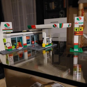LEGO City 60132 Tankstelle 2-in-1 Service Station Inkl. Bauanleitung Ohne OVP - Bild 1 von 14