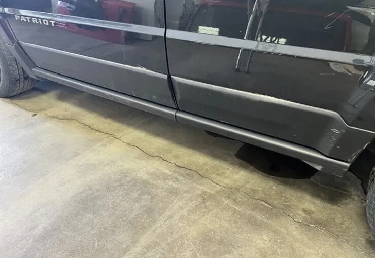 Moldura de panel basculante izquierdo del conductor para Patriot 2708674 2016 Foto 1 de 4