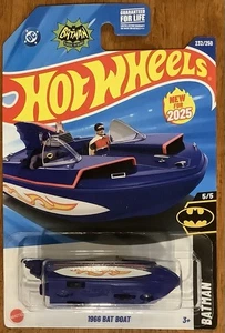 2025 HOT WHEELS SERIE TV 1966 BAT BOAT 232/250 BATMAN 5/5 DIECAST TOY - Foto 1 di 2