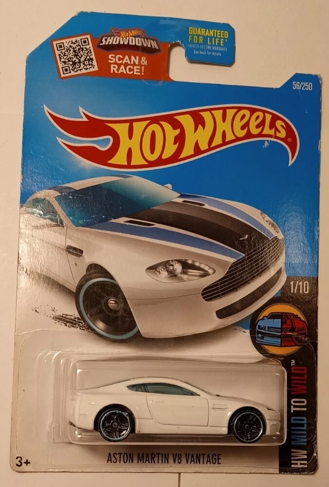Hot Wheels Mild to Wild Aston Martin V8 Vantage White Diecast Scale 1 64