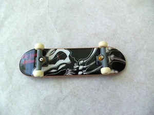 Tech Deck Tony Hawk Birdhouse Falcon Skeletal Bird Fingerboard! BLACK & WHITE - Picture 1 of 4