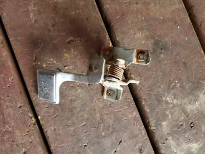 Cadillac Deville 1969 sedán pasajero delantero lateral interior manija liberación Foto 1 de 4