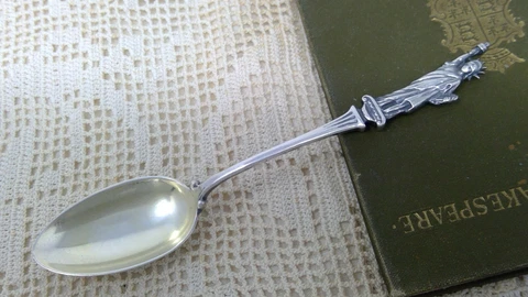 Sterling .925 Silver Souvenir Spoon - Statue of Liberty Cover