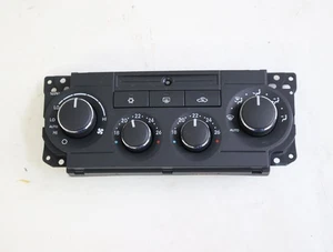 Klimabedienteil Jeep GRAND CHEROKEE 3 WH WK 55111011AH 01-2006 - Picture 1 of 3
