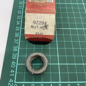 92284 Briggs & Stratton Nut Same As 690662 94877 555038 690662 NOS - Picture 1 of 4