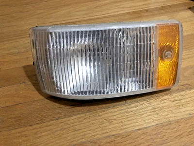 1994 - 96 Cadillac Fleetwood Brougham  Driver Side Corner  Marker LIGHT 16516303 - Image 1 of 4