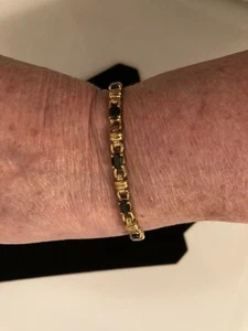 Goldfarbenes SS Kettenarmband mit schwarzen Edelsteinen  - Bild 1 von 8