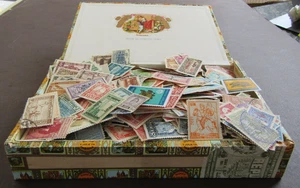 MIDDLE EAST - EXTENSIVE USED/MINT COLLECTN IN OLD CIGAR BOX - FEW 1000s - Picture 1 of 3
