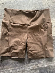 Pantaloncini yoga vita alta con tasche super morbidi biker palestra XL marroni nuovi con etichette - Foto 1 di 3