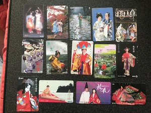 Schede telefoniche giapponesi cultura kimono x14 usate set combinati anni 1000 OTTIME - Foto 1 di 4