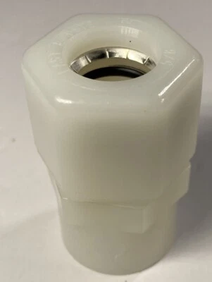 Parker N10FC8 5/8" Tubing X 1/2" FPT Connector Fitting New Old Stock Pack of 16 - Image 1 of 4