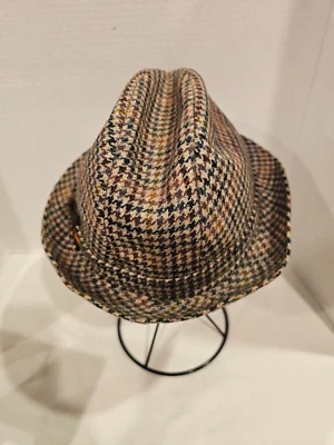 BURBERRY FEDORA VINTAGE  100% PURE WOOL Size 7 1/8 58 - Image 1 of 4
