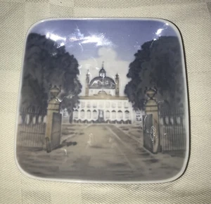 Vintage Royal Copenhagen Fredensborg Slot Castle Porcelain Trinket Dish 4"x4" - Picture 1 of 8