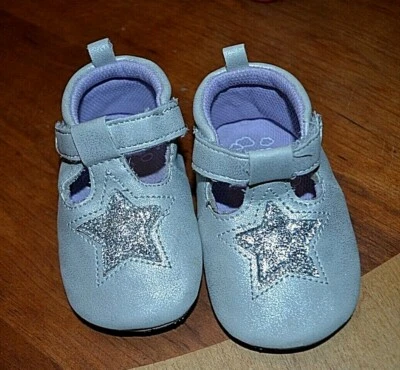 Stride Rite Surprize "Heidi" silver soft soles shoes w glittery star sz 6-12 mos - Image 1 of 4