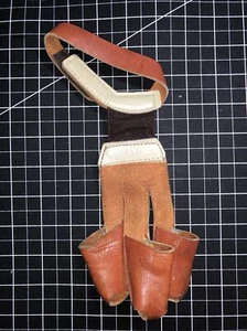 Unbranded 3 Finger Glove - Picture 1 of 2