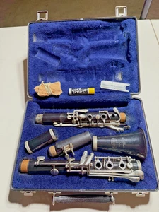 Bundy Resonite Clarinetto Nero Selmer Company in custodia vintage - Foto 1 di 14