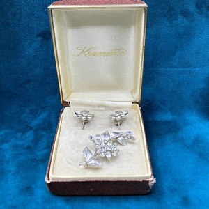 Vintage Krementz Brosche Ohrring Set Floral Silberfarben Strass mit Box 2 1/8" - Bild 1 von 12