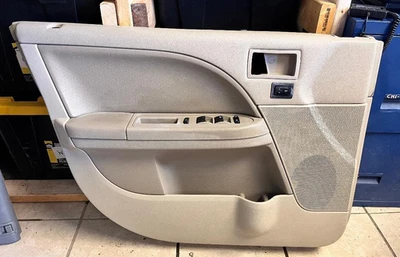 Panel de puerta delantero izquierdo del lado del conductor Ford Freestyle 2005 2006 2007 Foto 1 de 4