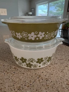 Vintage Pyrex Spring Blossom Casserole Set 472 & 471 B Crazy Daisy W/ Glass Lids - Picture 1 of 2