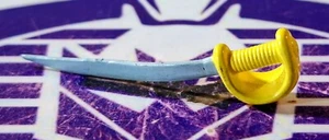 TOYBIZ THE UNCANNY X-MEN NIGHTCRAWLER SWORD ACCESSORY 1991 TOY BIZ - Picture 1 of 1