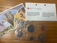 1982 Royal Canadian Mint coin set - **UNCIRCULATED** - with COA  **SEE PICS**