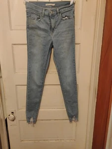 LEVIS WOMEN 720.. STRETCH..HIGH RISE..SUPER SKINNY..JEANS..WOMEN  28 x 30 Long  - Picture 1 of 5