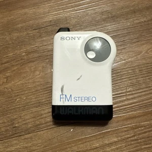 Vintage 1980er Sony FM Stereo Walkman SRF-26 Radio - weiß - getestet funktioniert - Bild 1 von 12