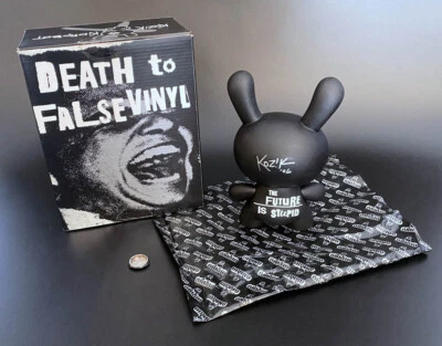 Kidrobot 06 8" firmado por Frank Kozik Anarchy Future is Stupid Dunny LE AUTOGRAFIADO Foto 1 de 4