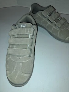 AND1 Gray Faux Suade Low Top Sneakers Boys 4 - Picture 1 of 5