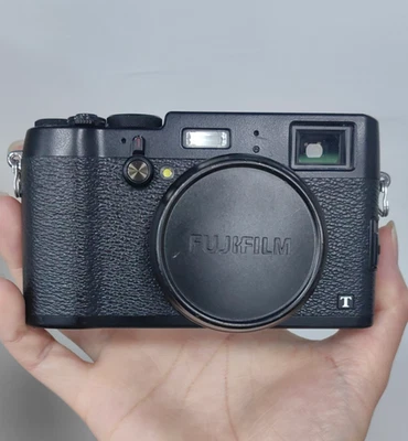 Fujifilm Fuji X100T 16.3MP APS-C X-Trans CMOS II Sensor 23mm f/2 Digital Camera - Image 1 of 4