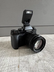 Fujifilm X-T1 Mirrorless Camera with XF18-55mm f2.8-4 R LM OIS Bundle - Picture 1 of 11