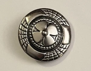Large metal button - clover design - 1 1/2 inch - Picture 1 of 2