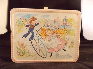 VINTAGE 1974 POLLY PAL LUNCHBOX - SENZA BOTTIGLIA THERMOS - PRODOTTO DA THERMOS - Foto 1 di 8