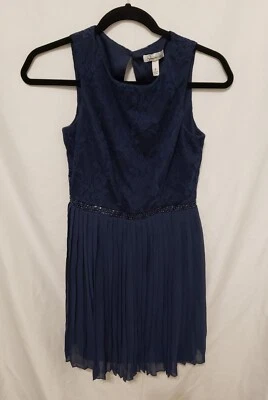 Vestido Speechless Fit N Acampanado Juniors Talla 5 Azul Encaje Corpiño Plisado Dobladillo Cerradura Foto 1 de 4