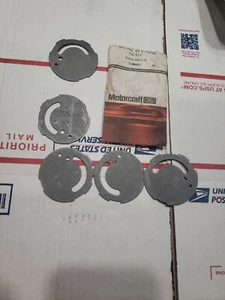 1970 71 72 Ford Mercury NOS 302 351 390 429 2V CARBURETOR CHOKE HOUSING GASKETS - Picture 1 of 1